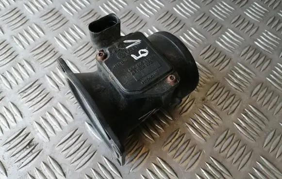 Volkswagen Golf IV Mass air flow meter 06A906461B AFH6010C