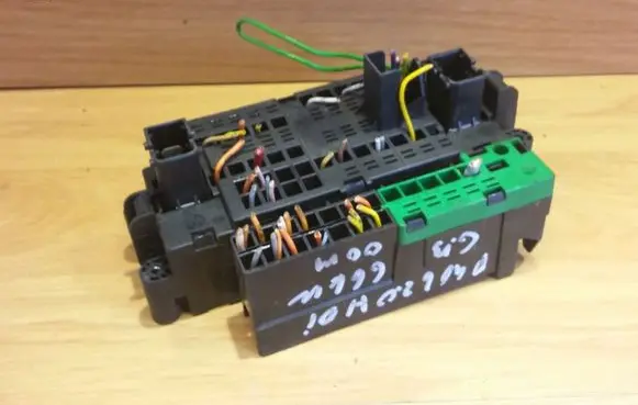 Peugeot 406 Fuse module