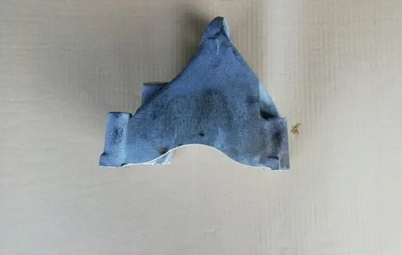 Volkswagen Touareg I Engine mounting bracket 07Z199308B
