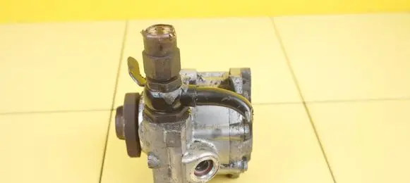 Audi TT Mk1 Power steering pump 8N0145154A BAM