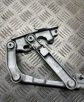 Engine bonnet/hood hinges