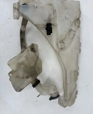 Windshield washer fluid reservoir/tank
