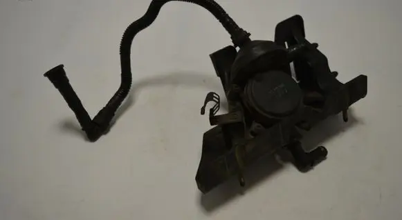 BMW 5 E39 Breather valve 