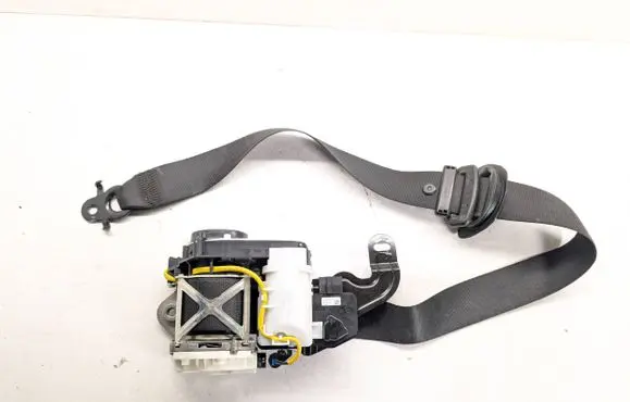 BMW 5 G30 G31 Front seatbelt 34234136