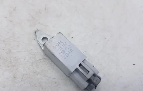Lexus IS 220D-250-350 Other relay 9098004184