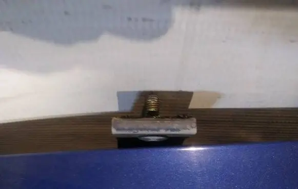 Volkswagen Golf V Tailgate/trunk/boot hinge