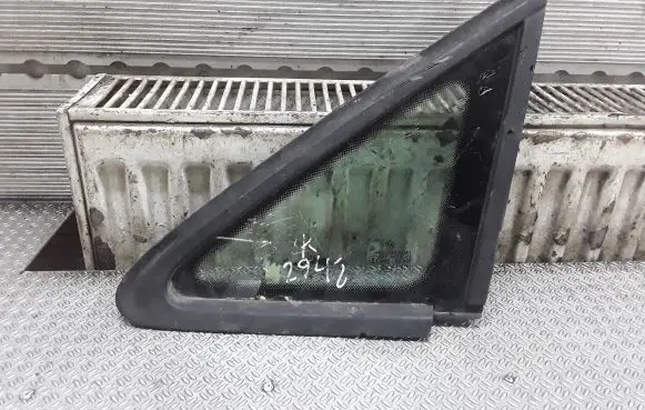 Volkswagen Caddy Front triangle window/glass 
