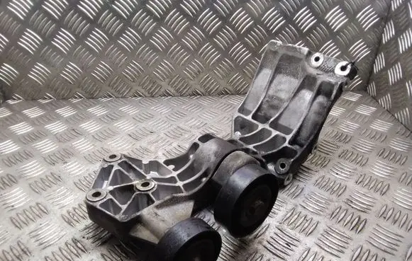 Mercedes-Benz B W245 A/C compressor mount bracket 950166