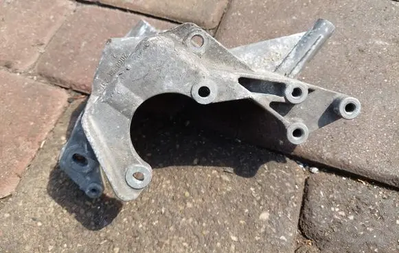 Audi A6 S6 C4 4A Power steering pump mounting bracket 054145523G