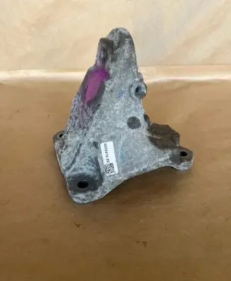 BMW 4 F36 Gran coupe Engine mounting bracket 6859416