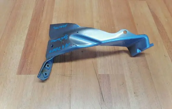 Audi A4 S4 B7 8E 8H Fender mounting bracket 8E0821135C