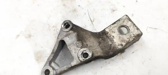 Citroen Xsara Picasso Engine mounting bracket 9637792380