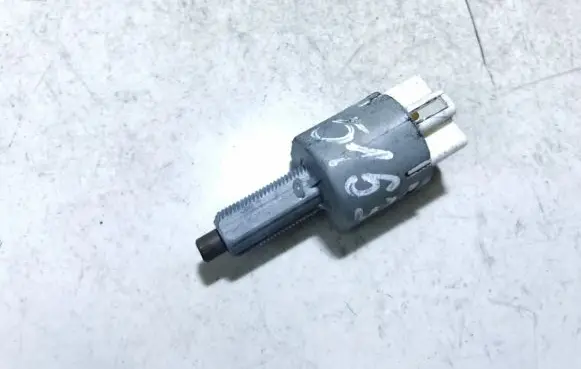 Toyota RAV 4 (XA30) Brake pedal sensor switch