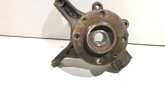 Citroen C4 I Picasso Front wheel hub