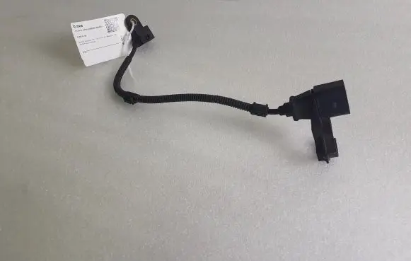 Volkswagen PASSAT B6 Crankshaft position sensor 9805940 210913