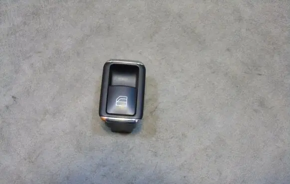 Mercedes-Benz C W204 Electric window control switch A2048707358