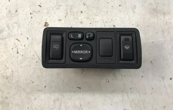 Toyota Avensis T250 Wing mirror switch 8487205010 8415005031