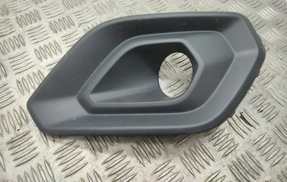 Front fog light trim/grill