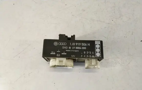 Audi A3 S3 8L Coolant fan relay 1J0919506H 898884000