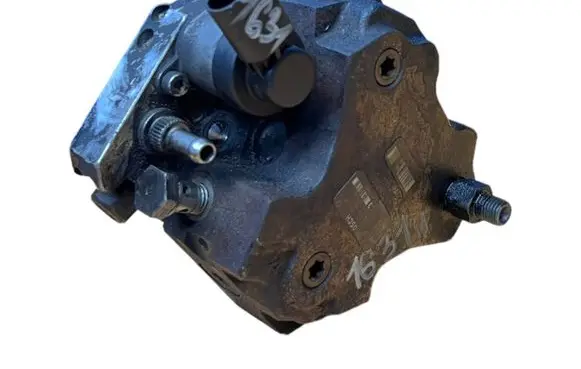 BMW X5 E70 Fuel injection high pressure pump 7798333 7129497 0445010146