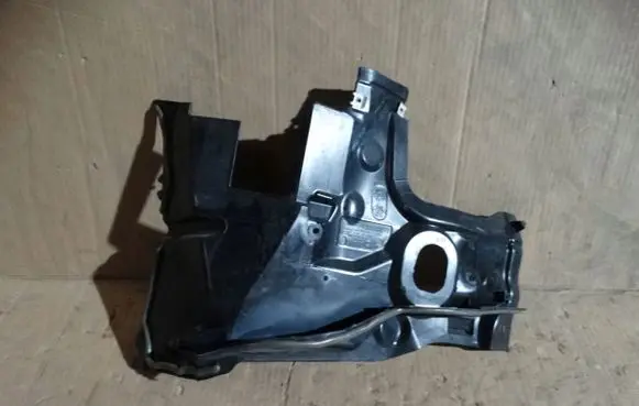Mercedes-Benz E W213 Engine cover (trim) A2226208401