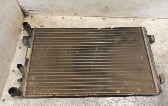 Volkswagen Golf IV Coolant radiator 1J0121253N