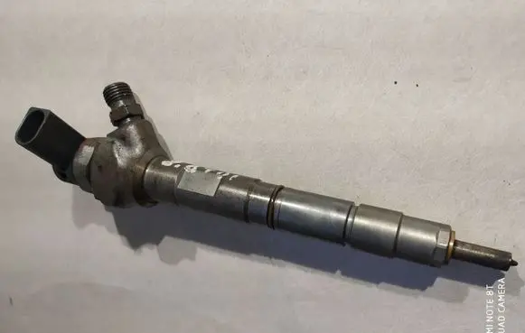 Volkswagen Golf VII Fuel injector 0445110475