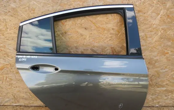 Opel Insignia B Rear door