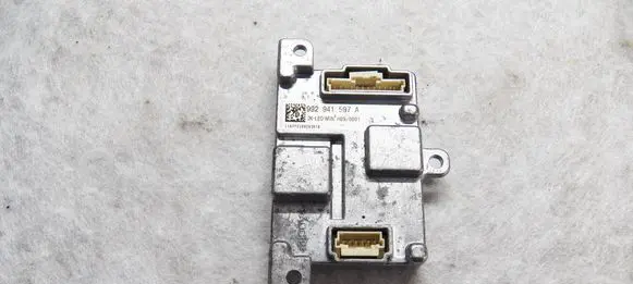 Volkswagen PASSAT B8 LED ballast control module 992941597A