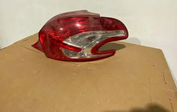 Peugeot 208 I Rear/tail lights 9672628380