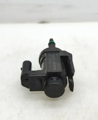 BMW 5 G30 G31 G38 Vacuum valve 8570591 70478502 18T207