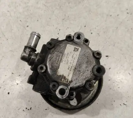 Peugeot 607 Power steering pump 9640886480