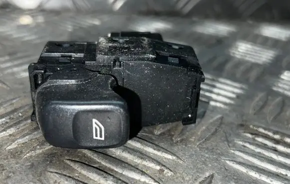 Volvo XC70 Electric window control switch 30658696 5586A3R0A 090120771