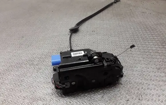 Volkswagen Golf Plus Rear door lock 7L0839015H