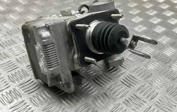 Toyota Auris E180 Brake booster 4727047030 2404025010