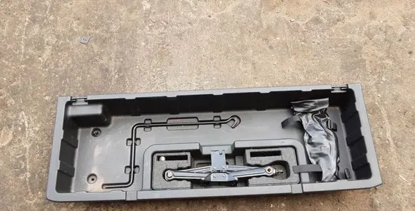Subaru B9 Tribeca Tool set 91144XA