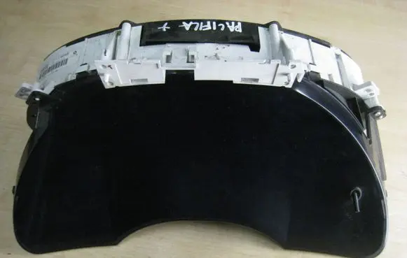Chrysler Pacifica Speedometer (instrument cluster) P05172445AB 05172445AB