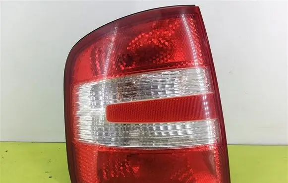 Skoda Fabia Mk1 (6Y) Rear/tail lights 6Y9945
