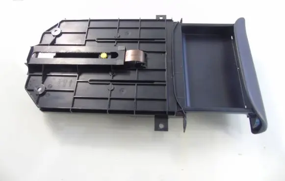 Glove box