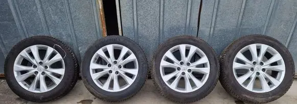 Toyota RAV 4 (XA40) R18 alloy rim 45AKJ