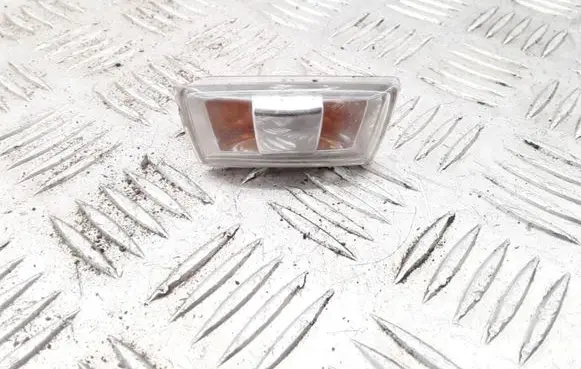 Opel Astra H Front fender indicator light 13252455