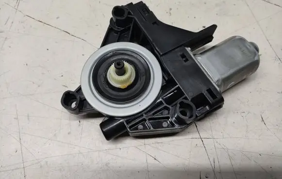 Volvo XC60 Rear door window regulator motor 966265