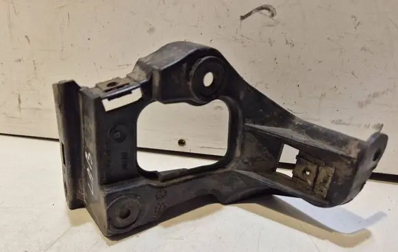 Audi A6 S6 C5 4B Front splash guards bracket 4B0853922B