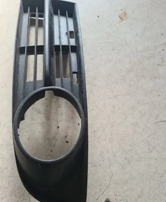Volkswagen Touran I Front bumper lower grill 1T0853665A