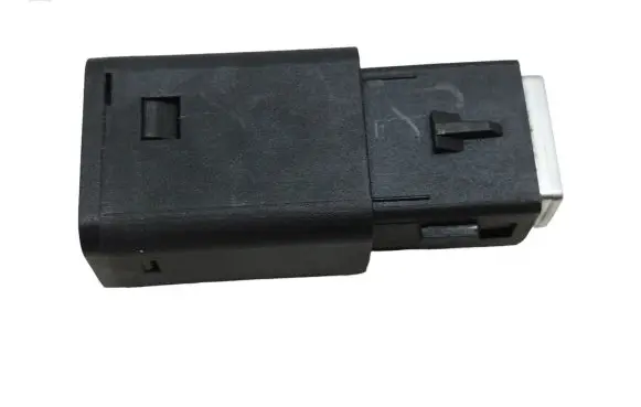 Citroen C4 III e-C4 USB socket connector 9824334377 98217039DX PLP0102477
