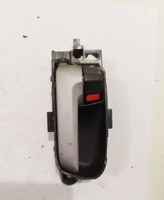 Suzuki Grand Vitara II Rear door interior handle
