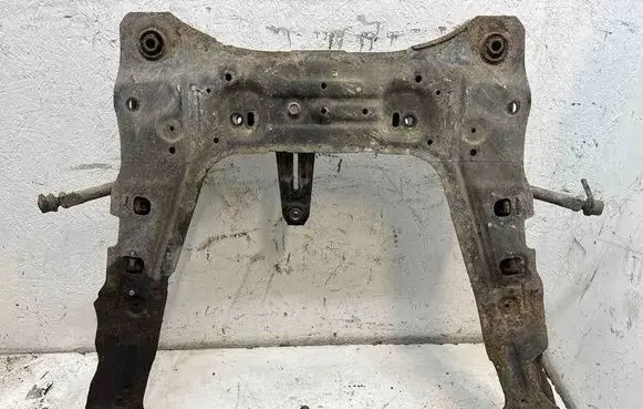 Nissan Qashqai Front subframe 