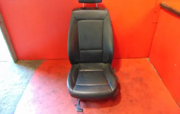 BMW 1 E81 E87 Front driver seat 