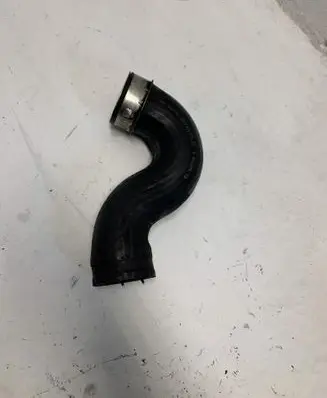 Mercedes-Benz ML W163 Intercooler hose/pipe 1635016082