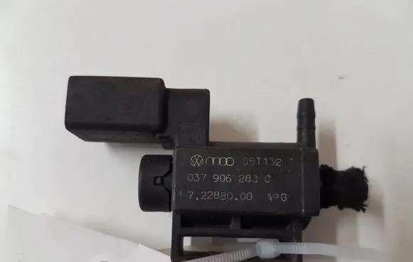 Audi Q5 SQ5 Turbo solenoid valve 037906283C